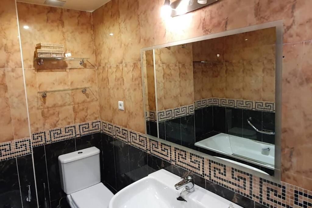 Centrico apto Cangas de Onís, cerca Puente Romano Apartamento Exterior foto