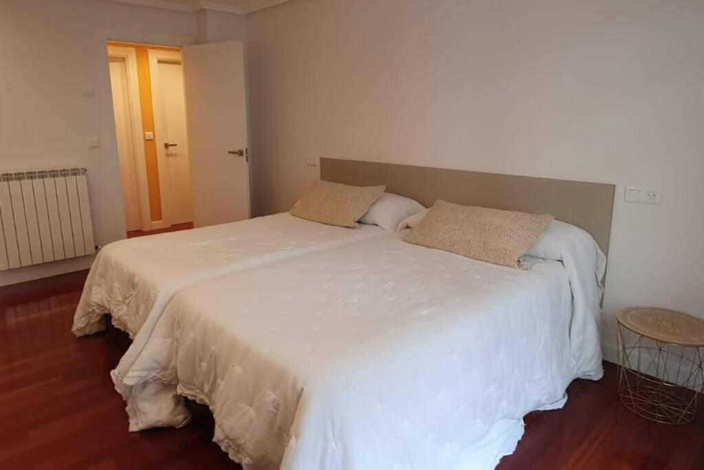 Centrico apto Cangas de Onís, cerca Puente Romano Apartamento Exterior foto