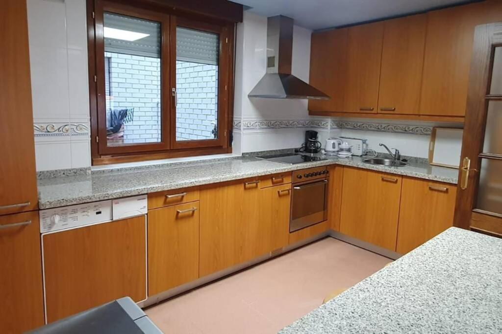 Centrico apto Cangas de Onís, cerca Puente Romano Apartamento Exterior foto